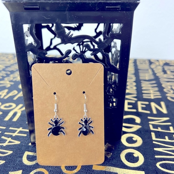 Halloween Earrings - Black Stone Spider - Picture 1 of 3